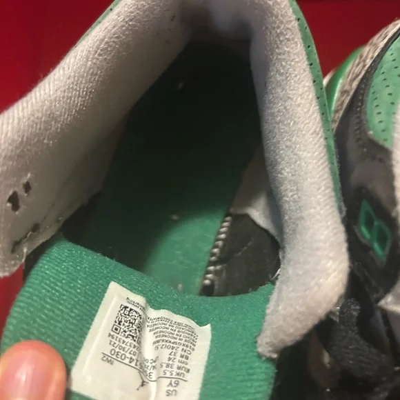 Jordan Air 3 Retro Black and Silver Box - Picture 6 of 9